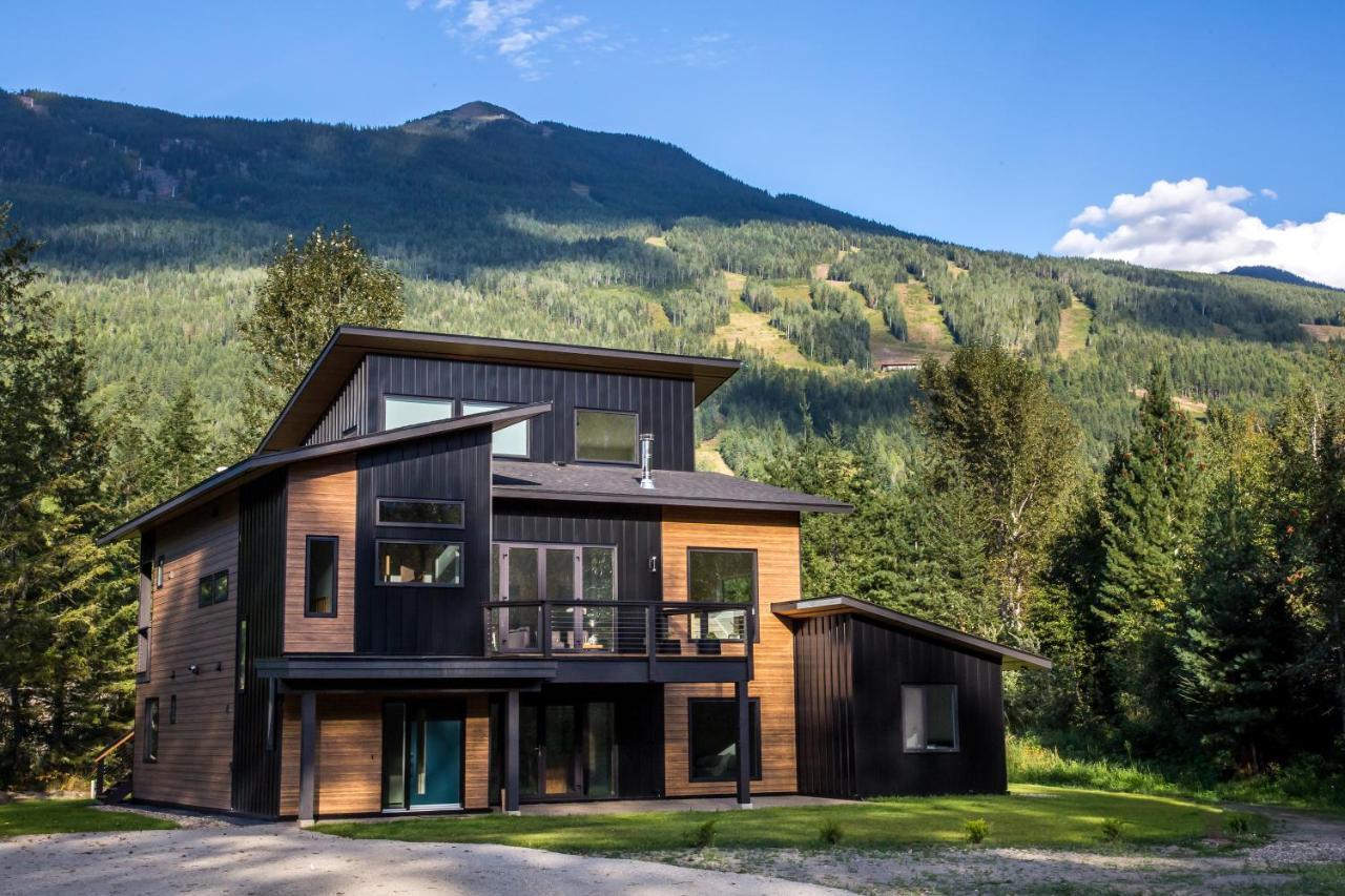 Arrows Edge Lodge Revelstoke Extérieur photo